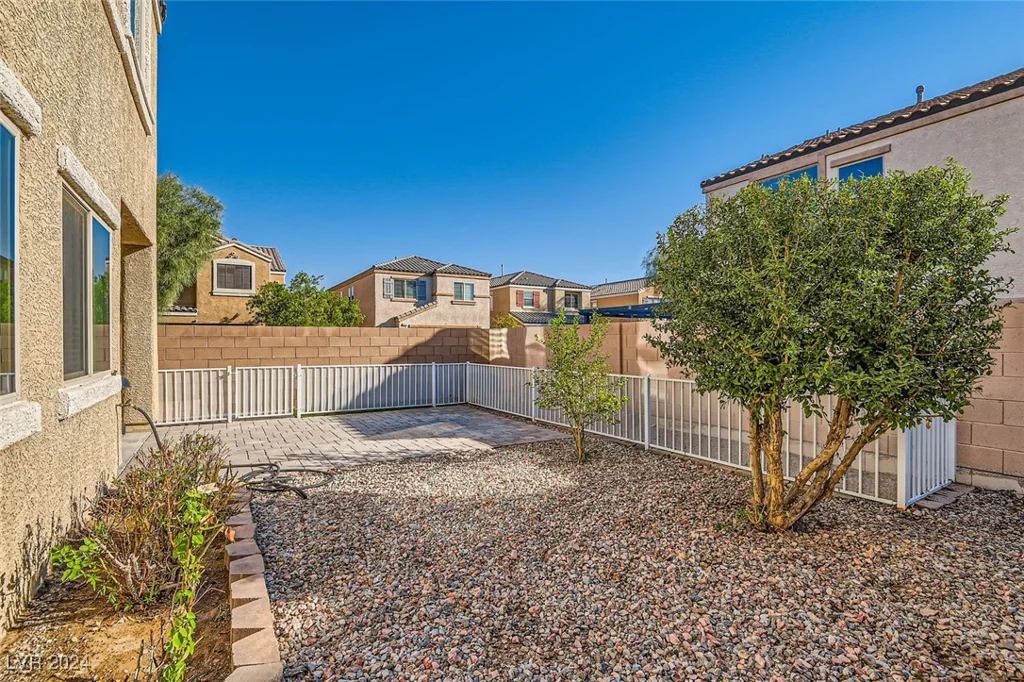 5662 Point Loma, Las Vegas, NV 89122