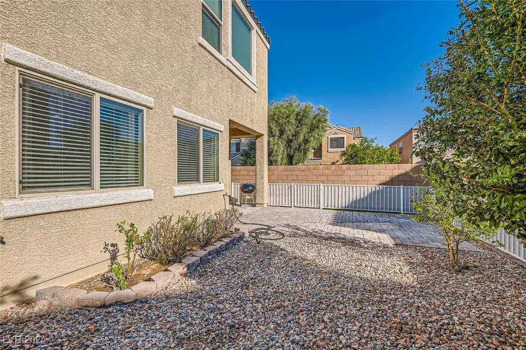 5662 Point Loma, Las Vegas, NV 89122