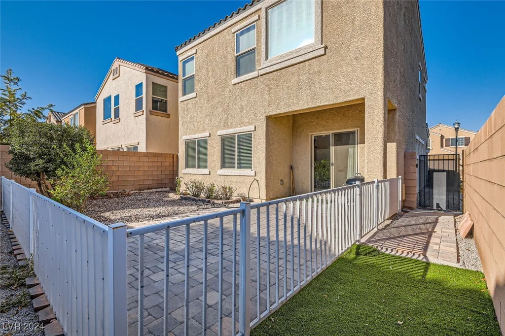 5662 Point Loma, Las Vegas, NV 89122