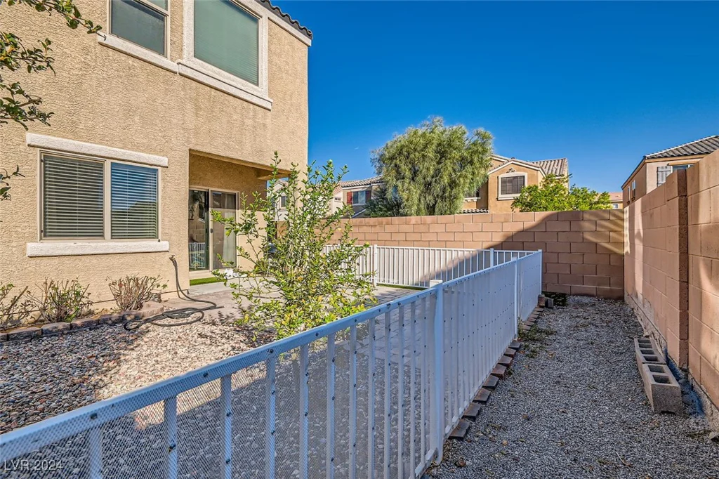 5662 Point Loma, Las Vegas, NV 89122