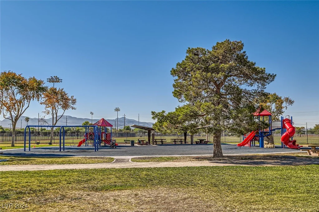 5662 Point Loma, Las Vegas, NV 89122
