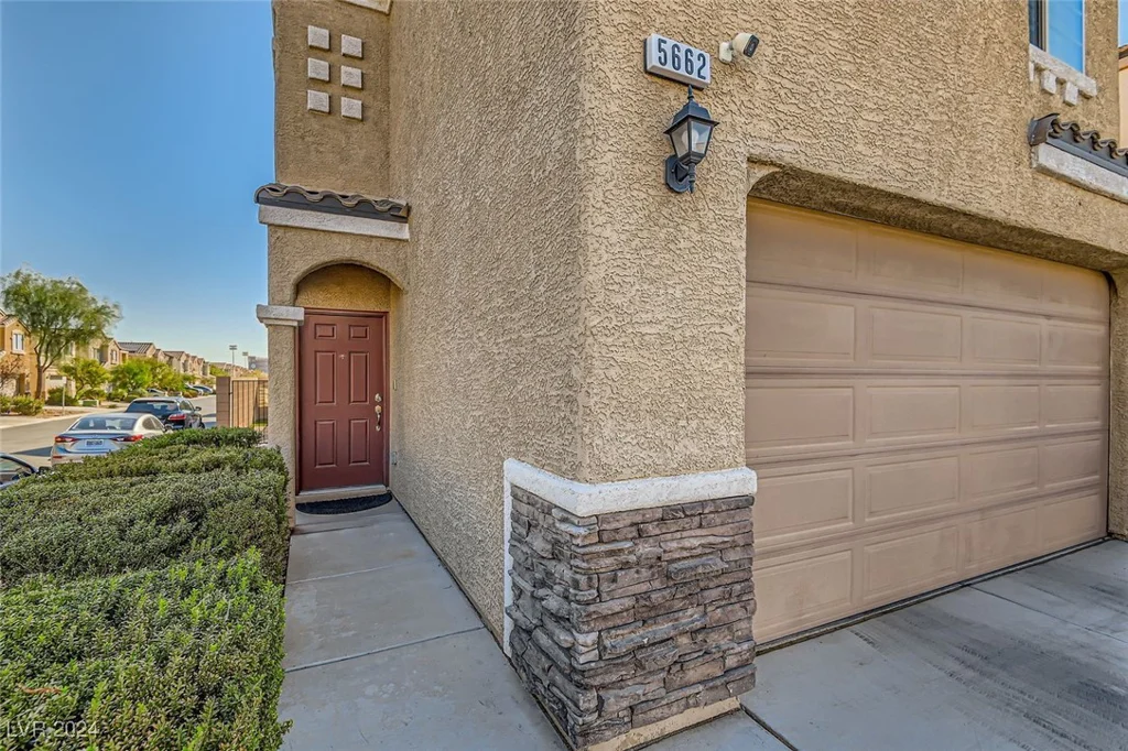 5662 Point Loma, Las Vegas, NV 89122