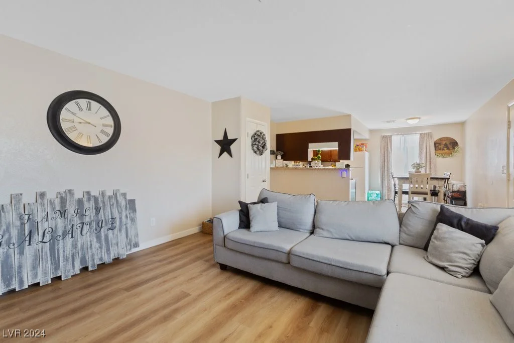 4722 Thunderbolt, Las Vegas, NV 89115