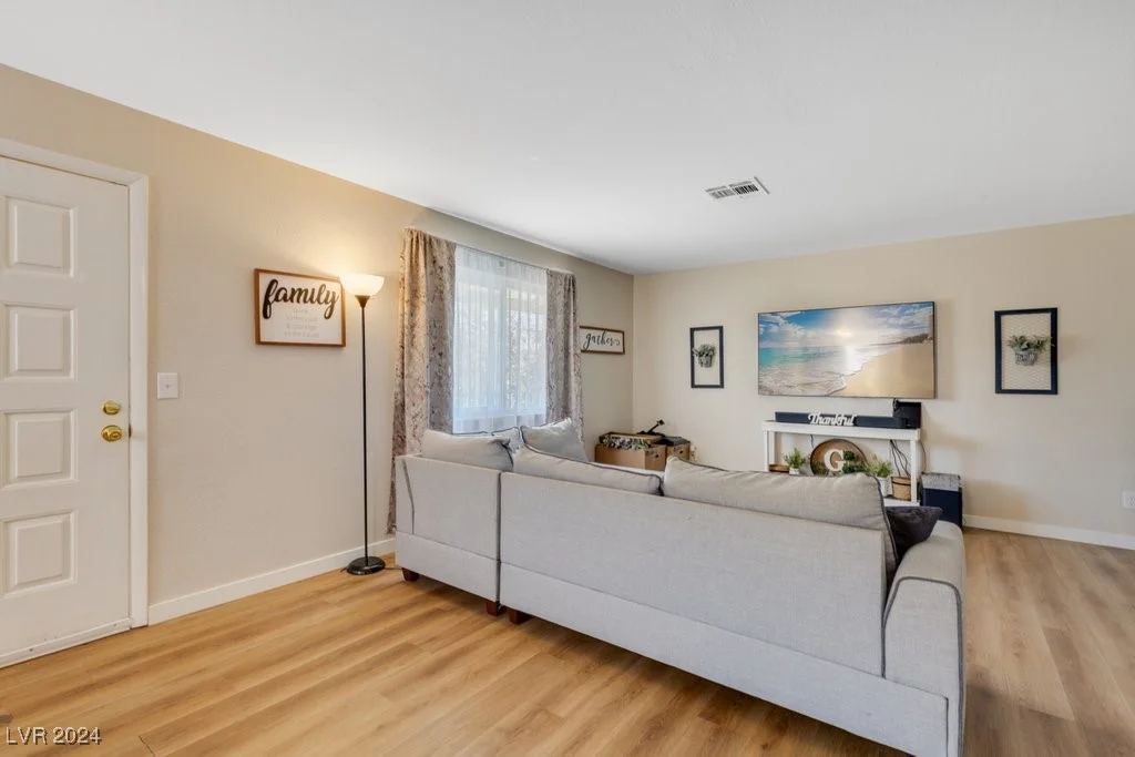 4722 Thunderbolt, Las Vegas, NV 89115
