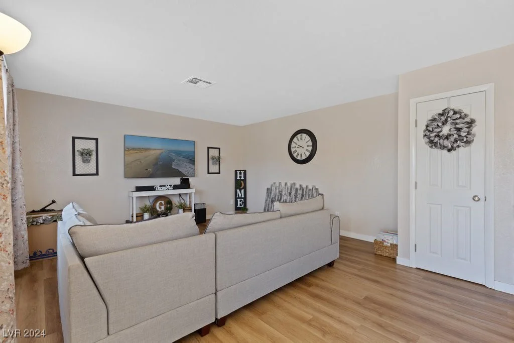 4722 Thunderbolt, Las Vegas, NV 89115