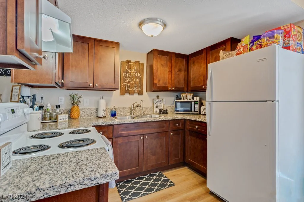 4722 Thunderbolt, Las Vegas, NV 89115