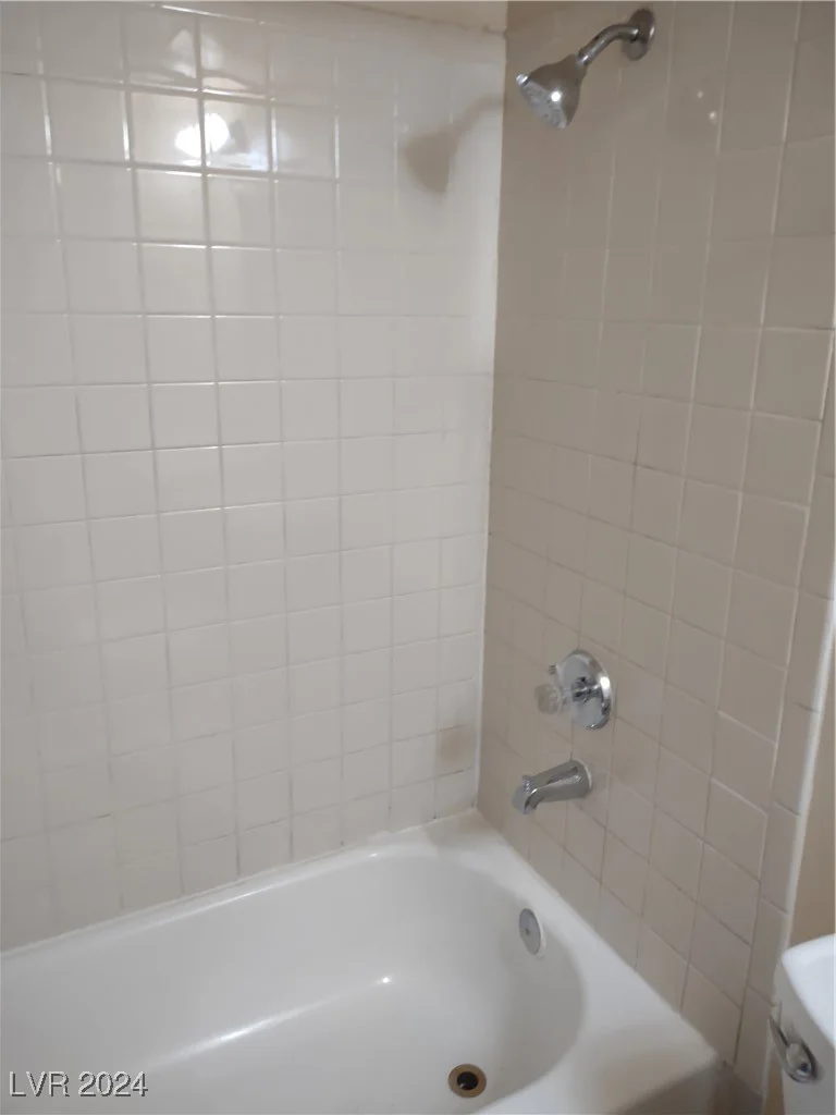 4722 Thunderbolt, Las Vegas, NV 89115
