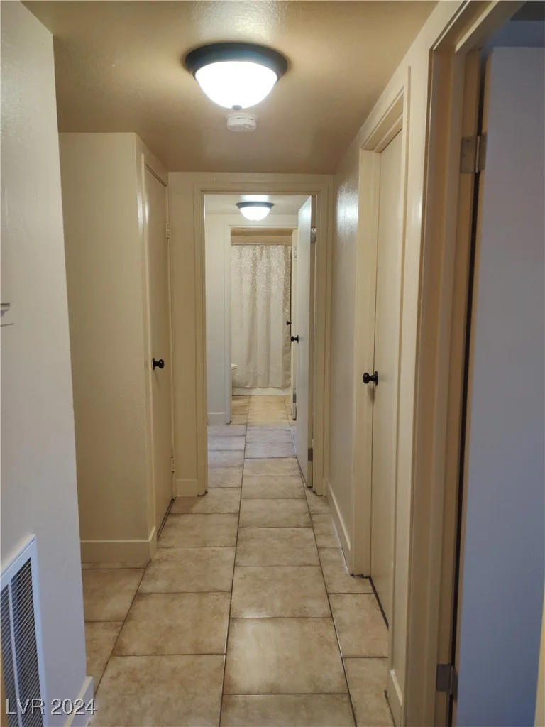 4722 Thunderbolt, Las Vegas, NV 89115