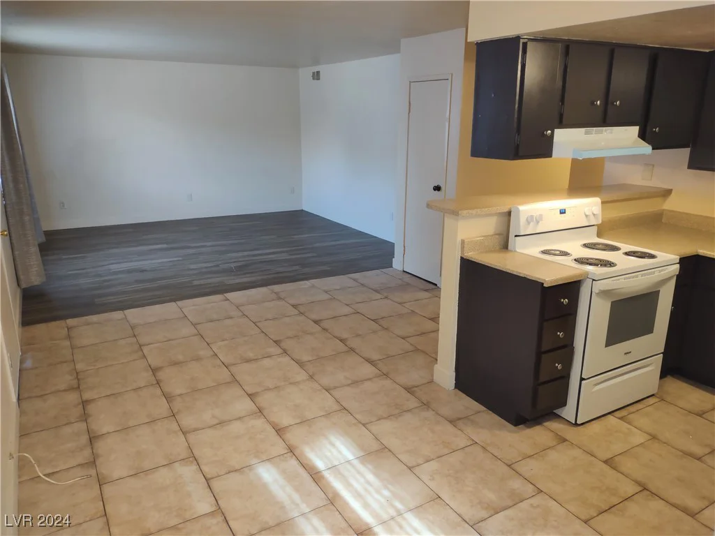 4722 Thunderbolt, Las Vegas, NV 89115