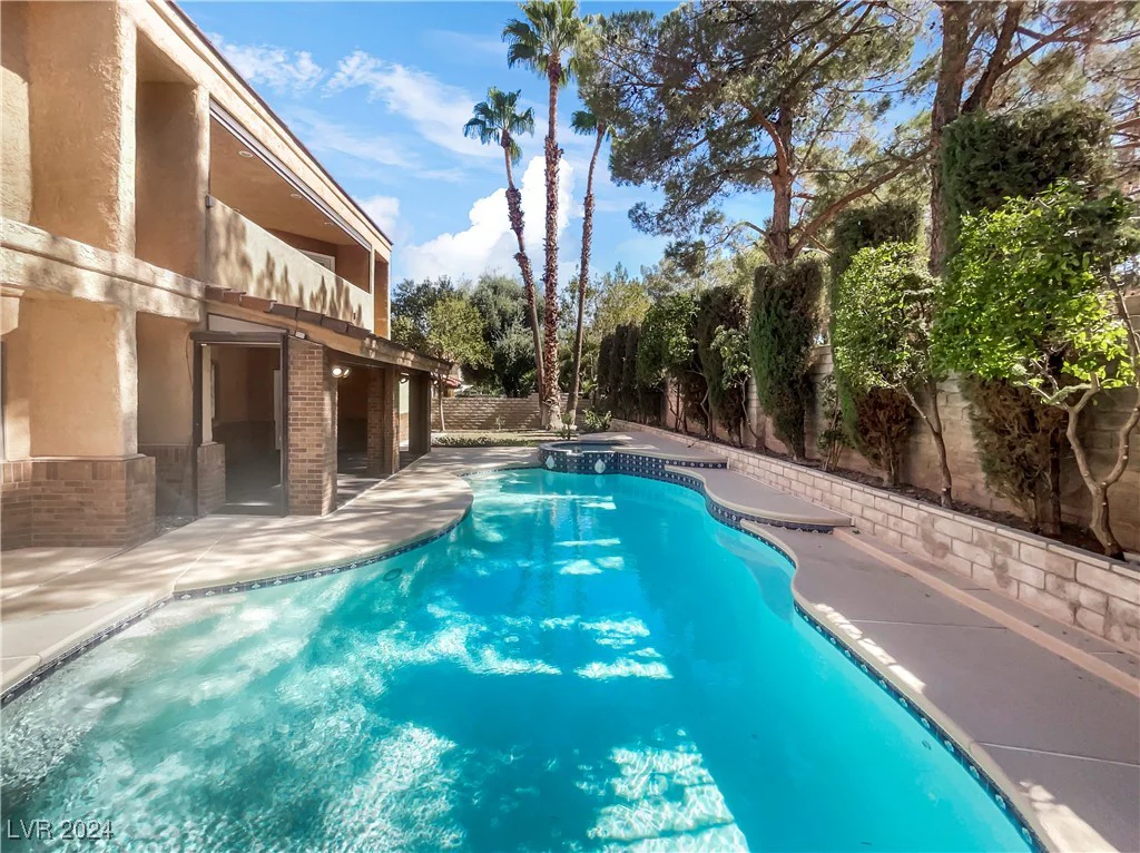 17 Hummingbird, Henderson, NV 89014