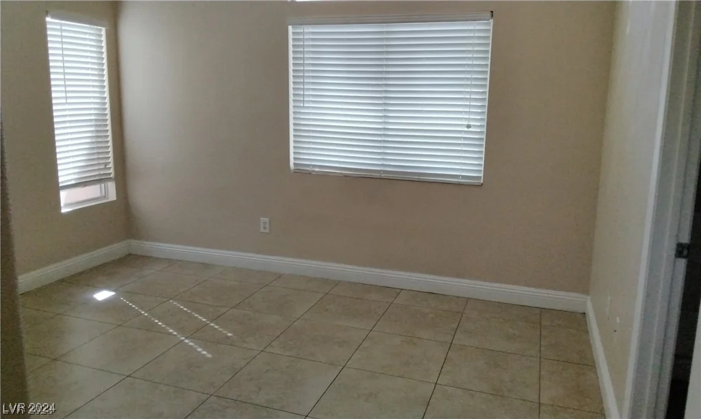 3717 Iverson, North Las Vegas, NV 89032