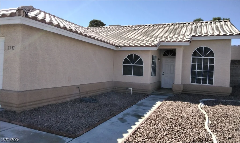 3717 Iverson, North Las Vegas, NV 89032