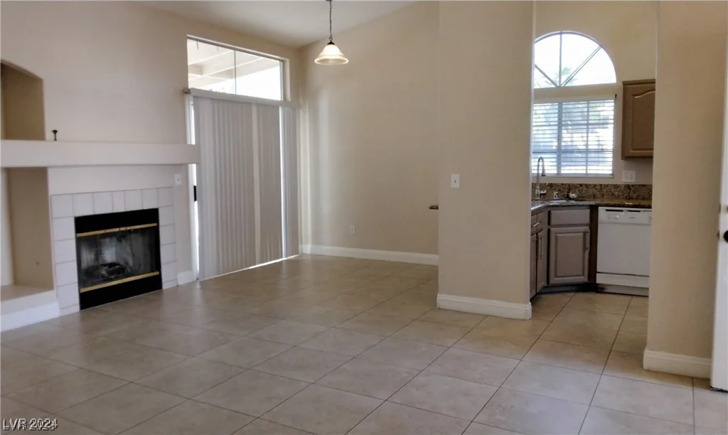 3717 Iverson, North Las Vegas, NV 89032