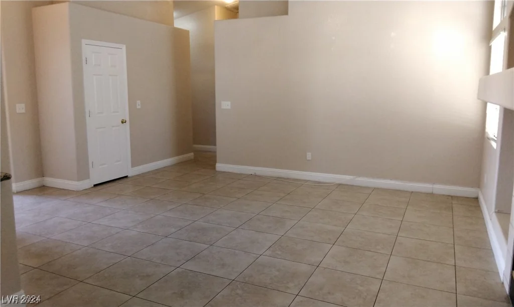 3717 Iverson, North Las Vegas, NV 89032