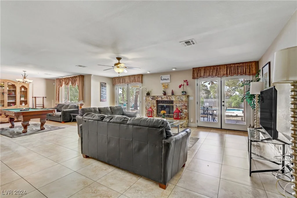 7045 Eldora, Las Vegas, NV 89117