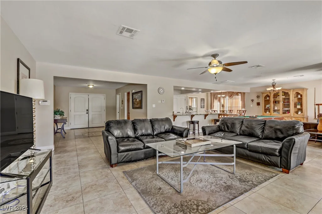 7045 Eldora, Las Vegas, NV 89117