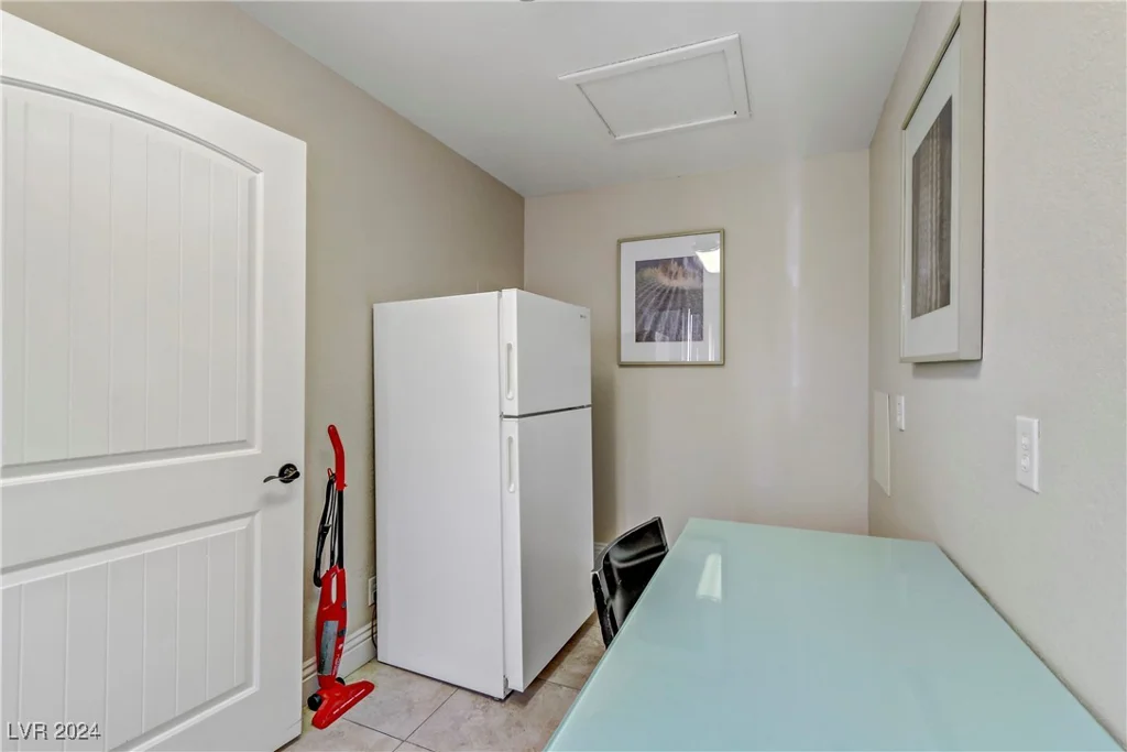 7045 Eldora, Las Vegas, NV 89117