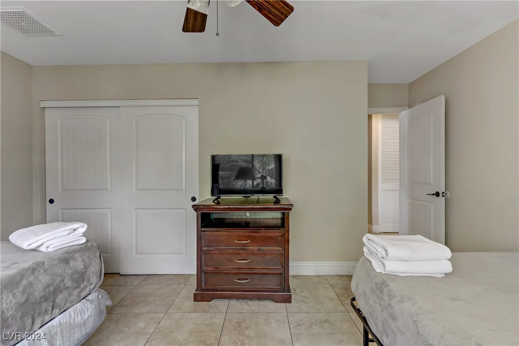 7045 Eldora, Las Vegas, NV 89117