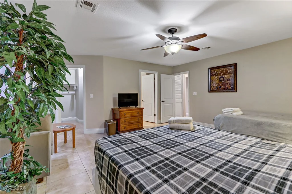 7045 Eldora, Las Vegas, NV 89117