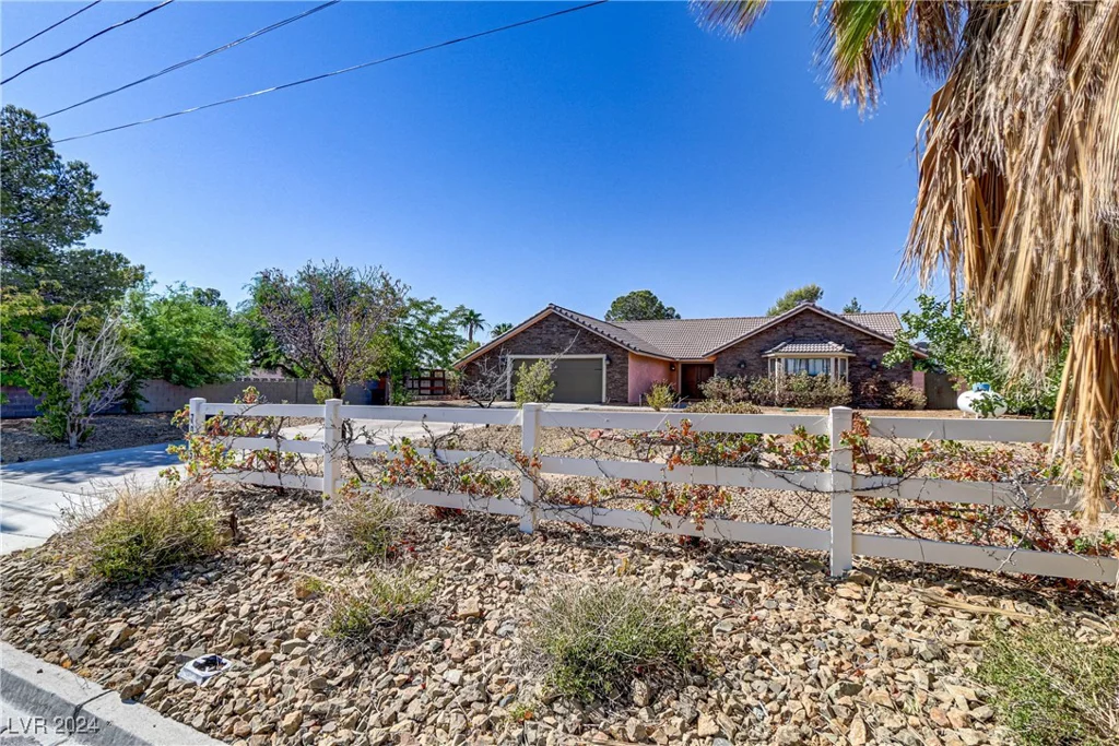 7045 Eldora, Las Vegas, NV 89117