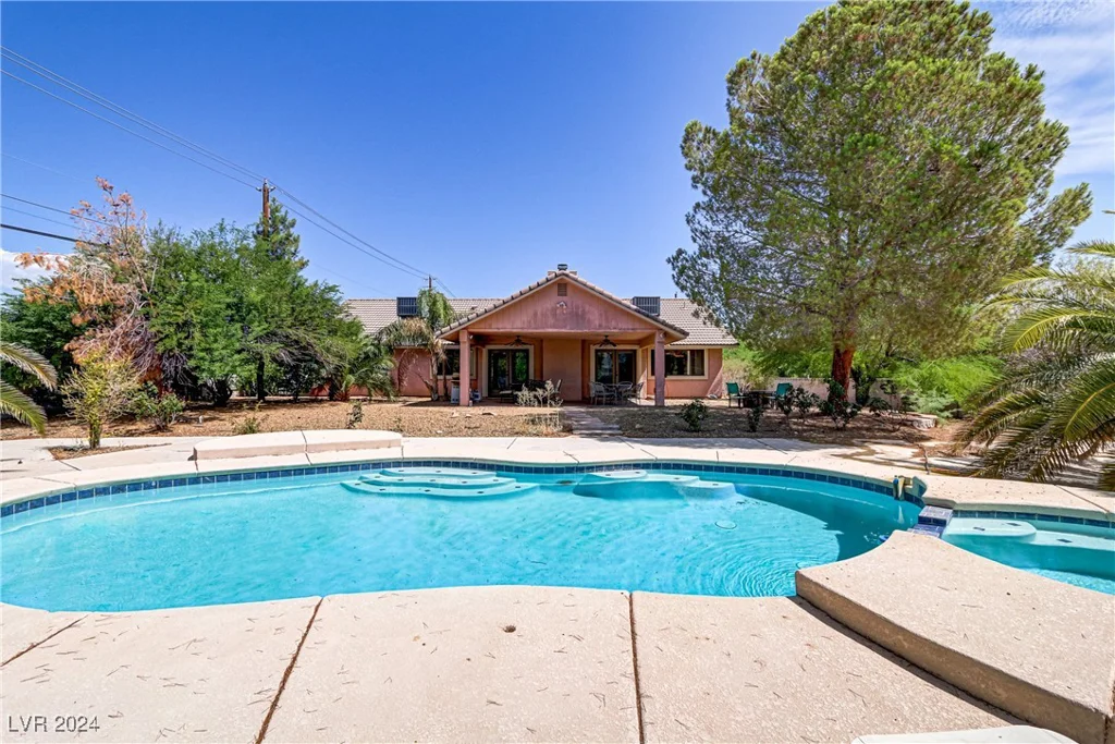 7045 Eldora, Las Vegas, NV 89117