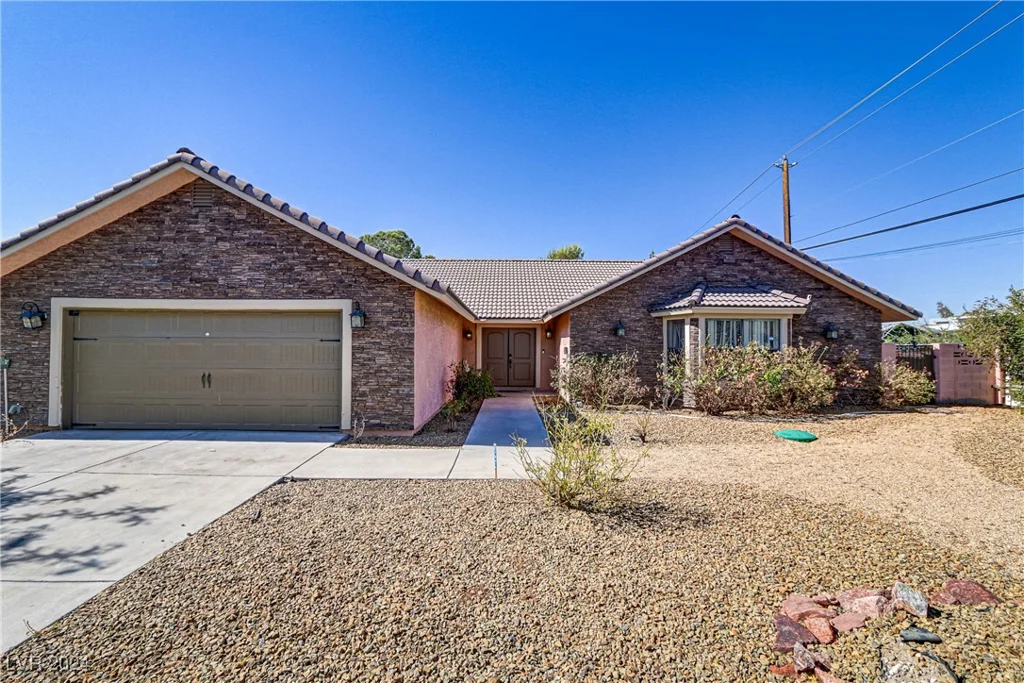 7045 Eldora, Las Vegas, NV 89117