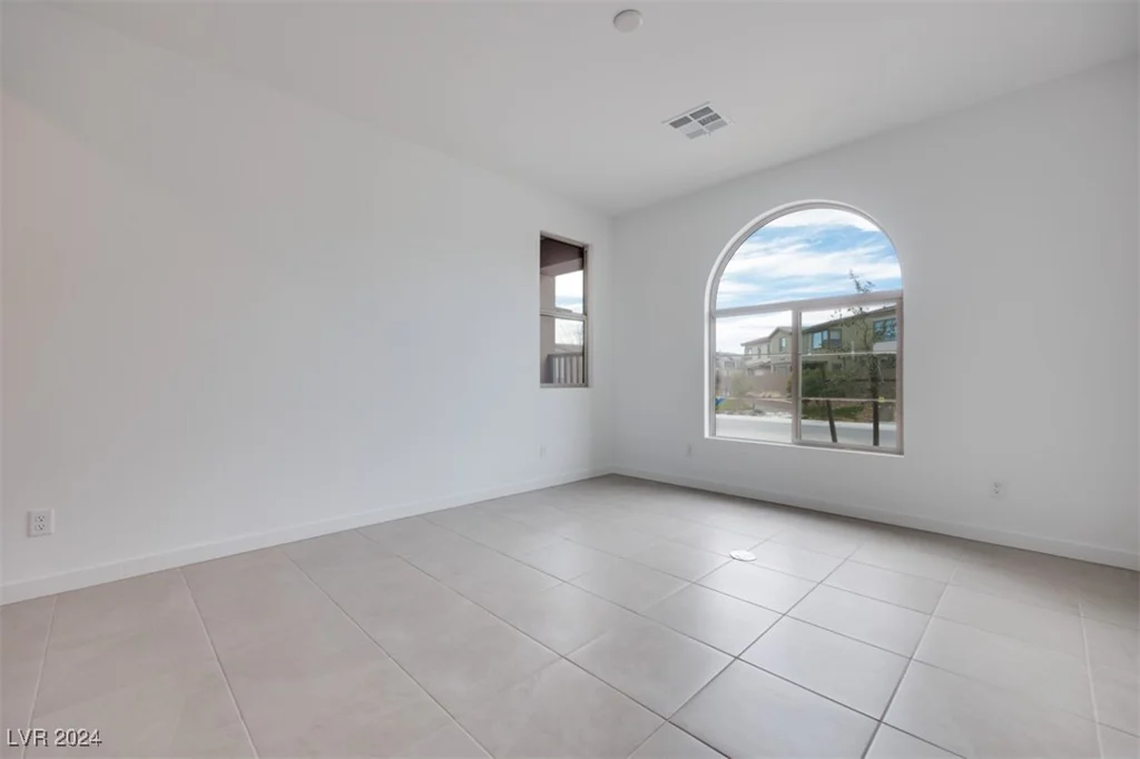 6914 Pacific Robin, North Las Vegas, NV 89084