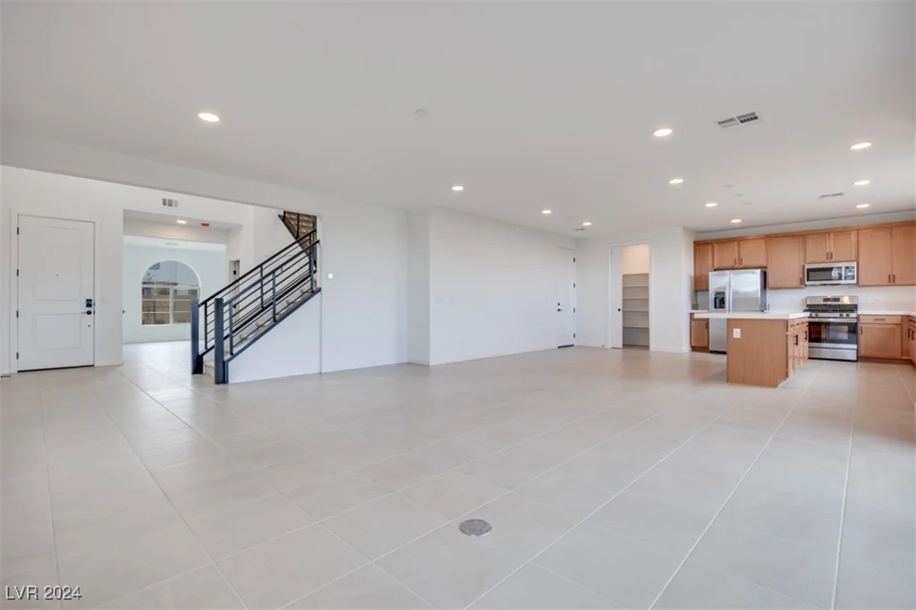 6914 Pacific Robin, North Las Vegas, NV 89084