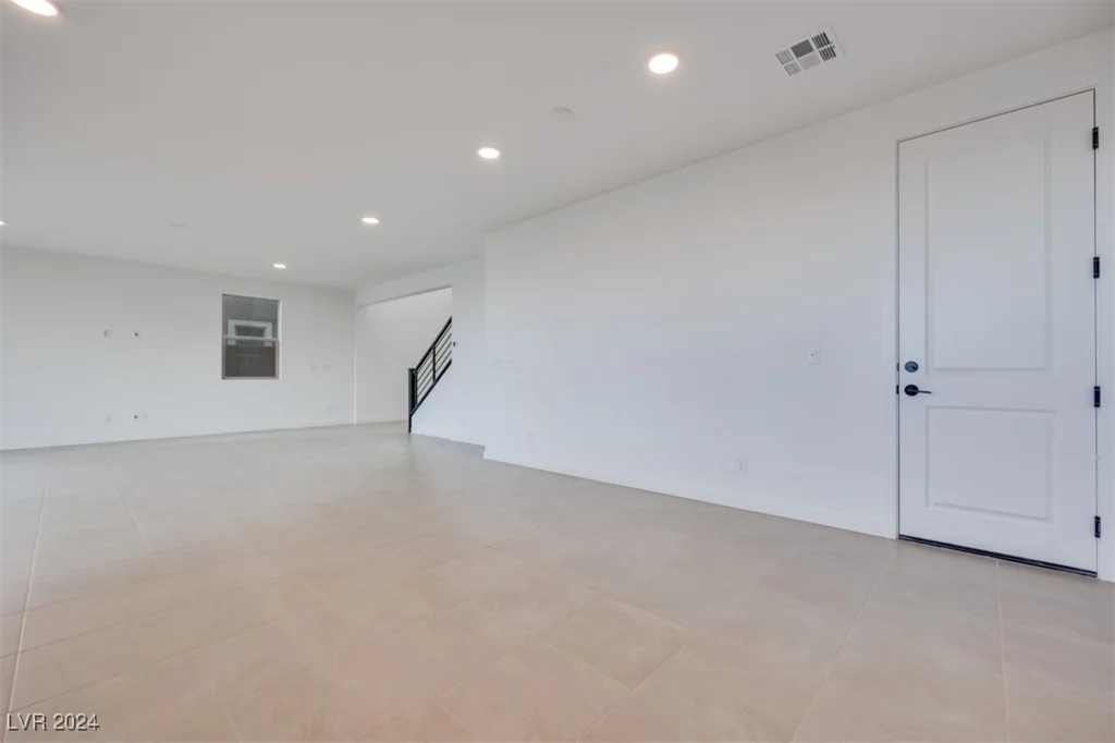 6914 Pacific Robin, North Las Vegas, NV 89084