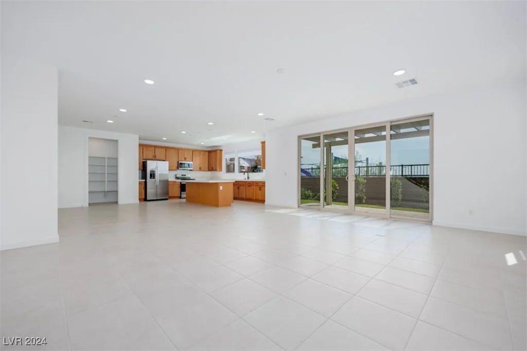 6914 Pacific Robin, North Las Vegas, NV 89084