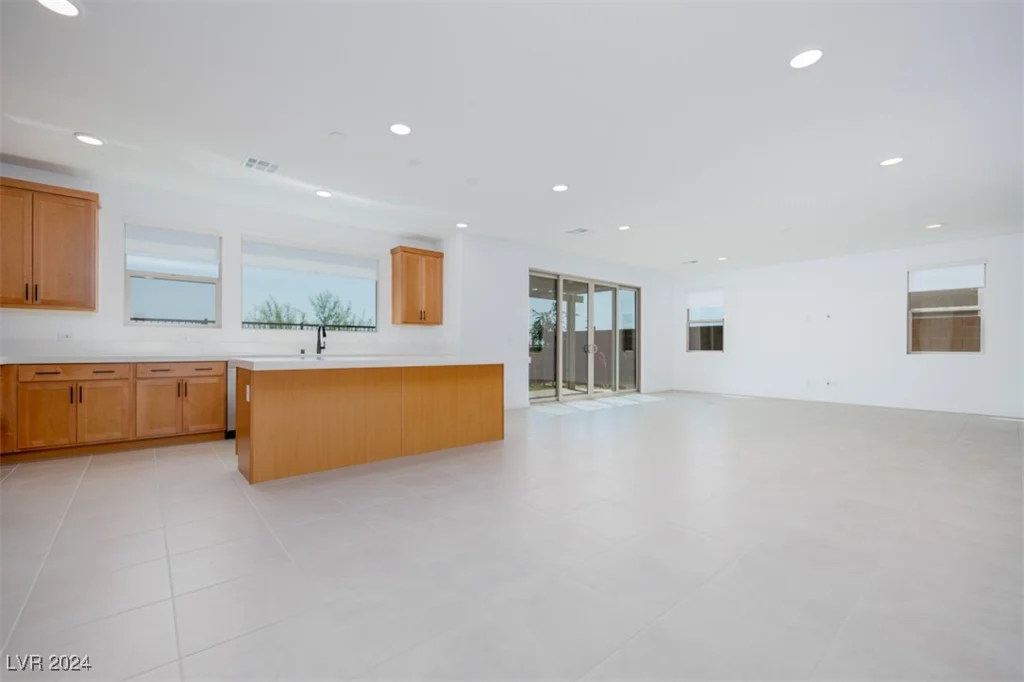 6914 Pacific Robin, North Las Vegas, NV 89084