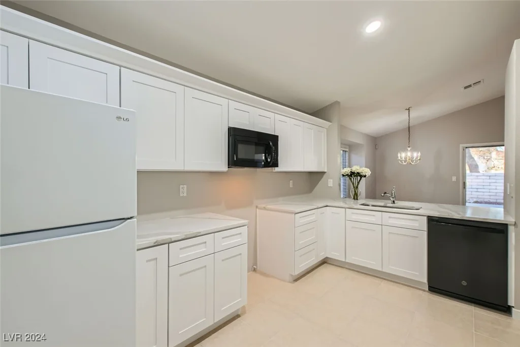 8665 Freeport, Las Vegas, NV 89117