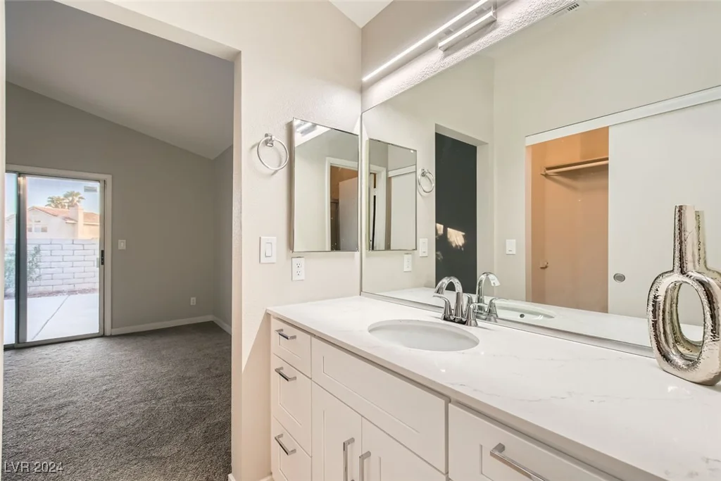 8665 Freeport, Las Vegas, NV 89117