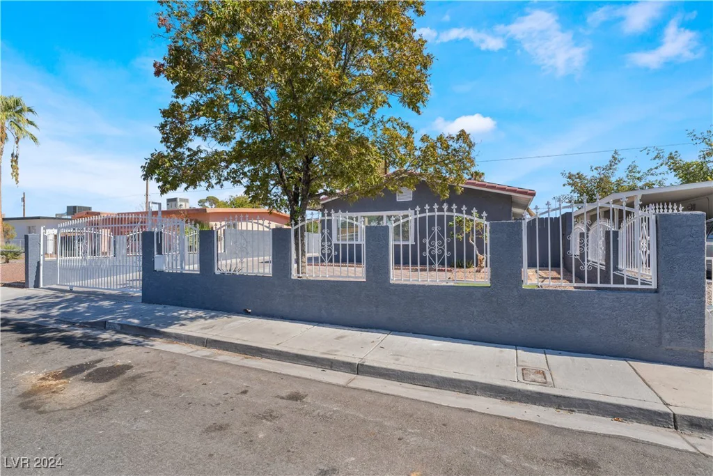 200 Princeton, Las Vegas, NV 89107