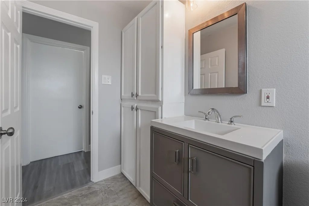 200 Princeton, Las Vegas, NV 89107