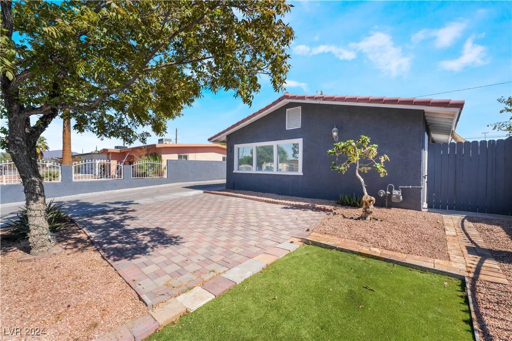 200 Princeton, Las Vegas, NV 89107
