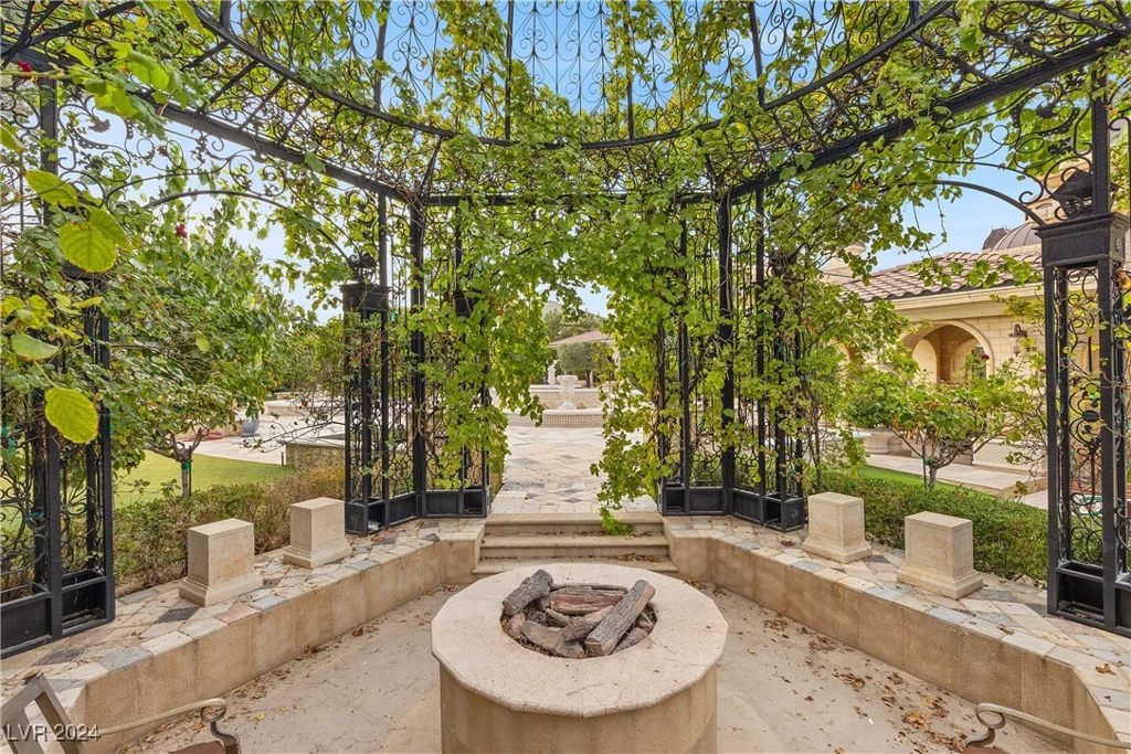 9409 Kings Gate, Las Vegas, NV 89145