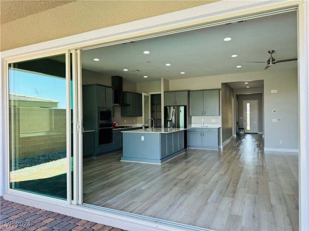 12592 Point Sierra, Las Vegas, NV 89138