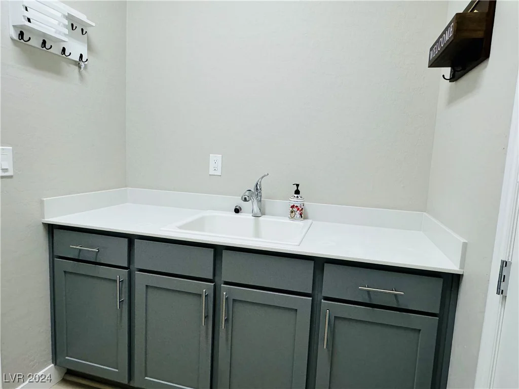 12592 Point Sierra, Las Vegas, NV 89138