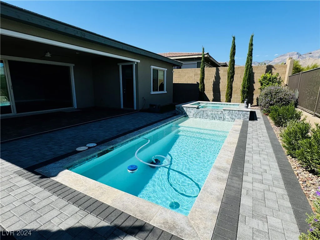 12592 Point Sierra, Las Vegas, NV 89138