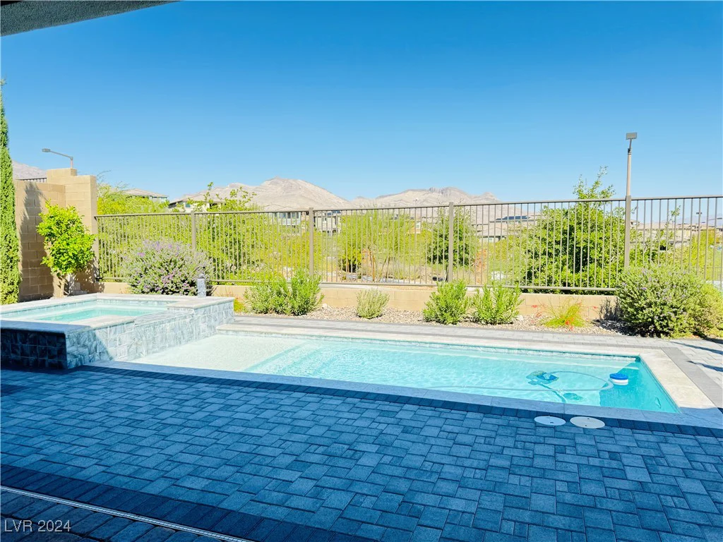 12592 Point Sierra, Las Vegas, NV 89138