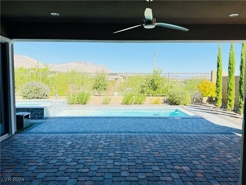 12592 Point Sierra, Las Vegas, NV 89138