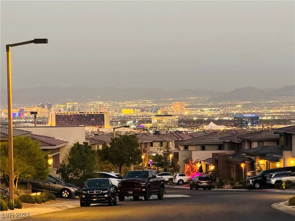 12592 Point Sierra, Las Vegas, NV 89138
