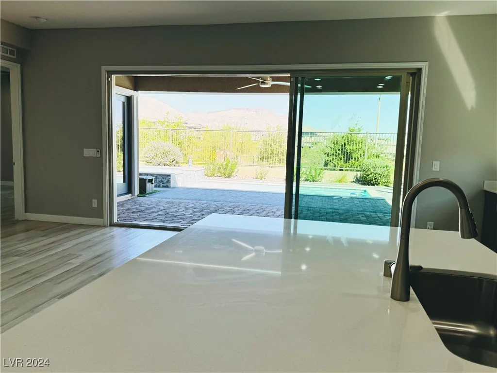 12592 Point Sierra, Las Vegas, NV 89138