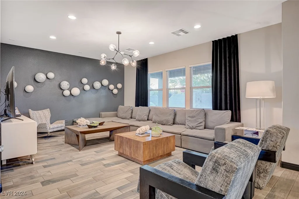 7083 Arabian Ridge, Las Vegas, NV 89131