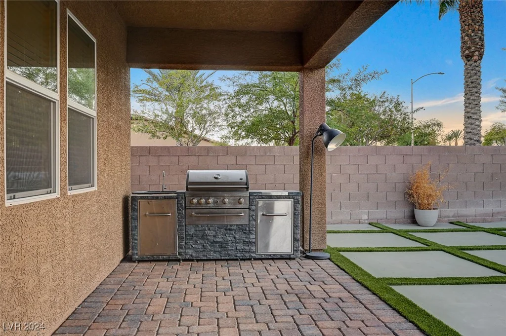 7083 Arabian Ridge, Las Vegas, NV 89131