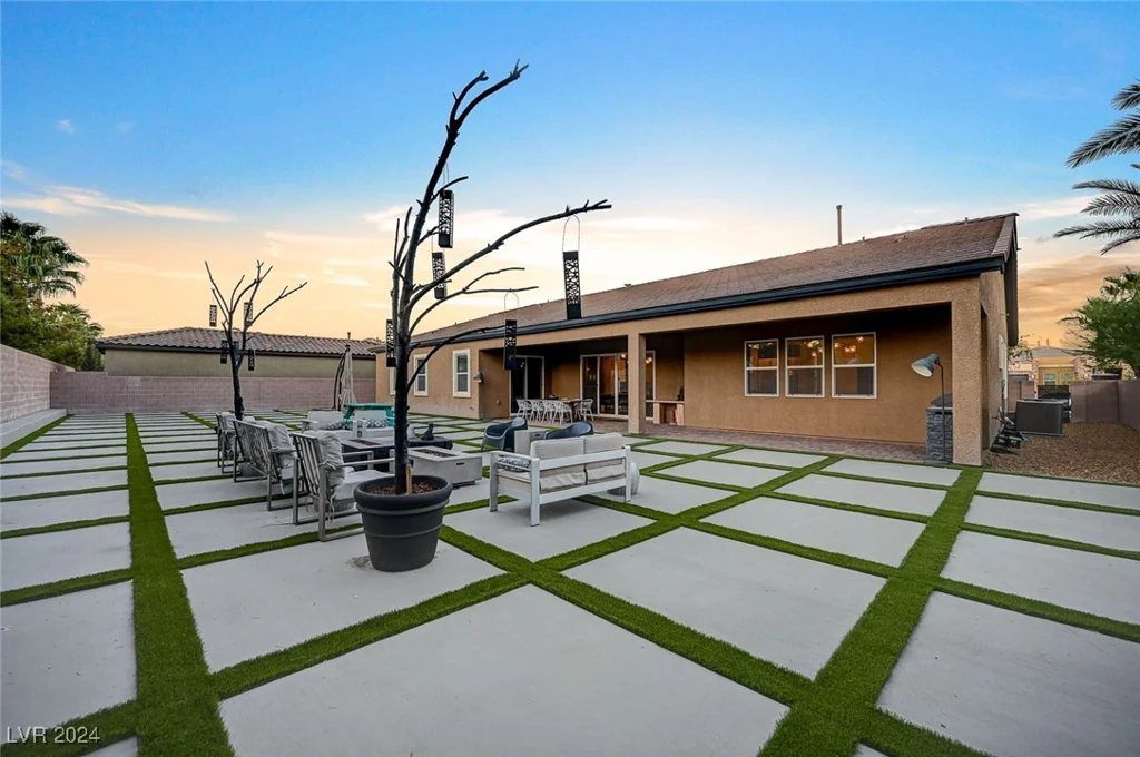 7083 Arabian Ridge, Las Vegas, NV 89131