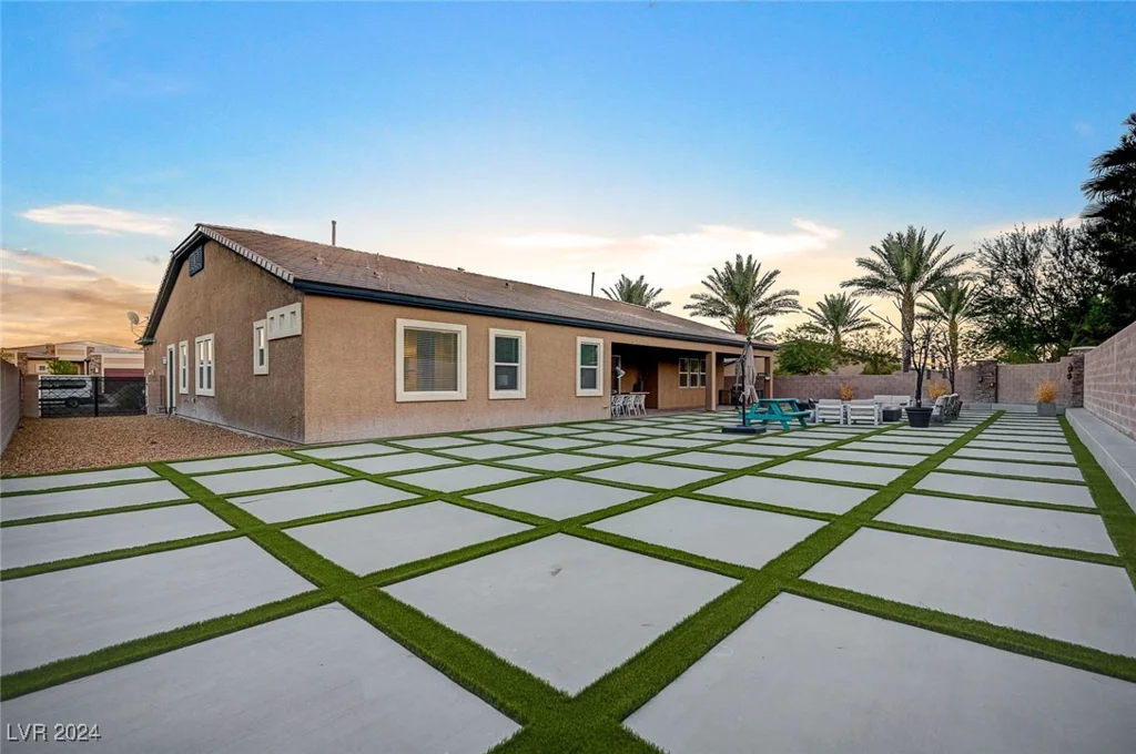 7083 Arabian Ridge, Las Vegas, NV 89131