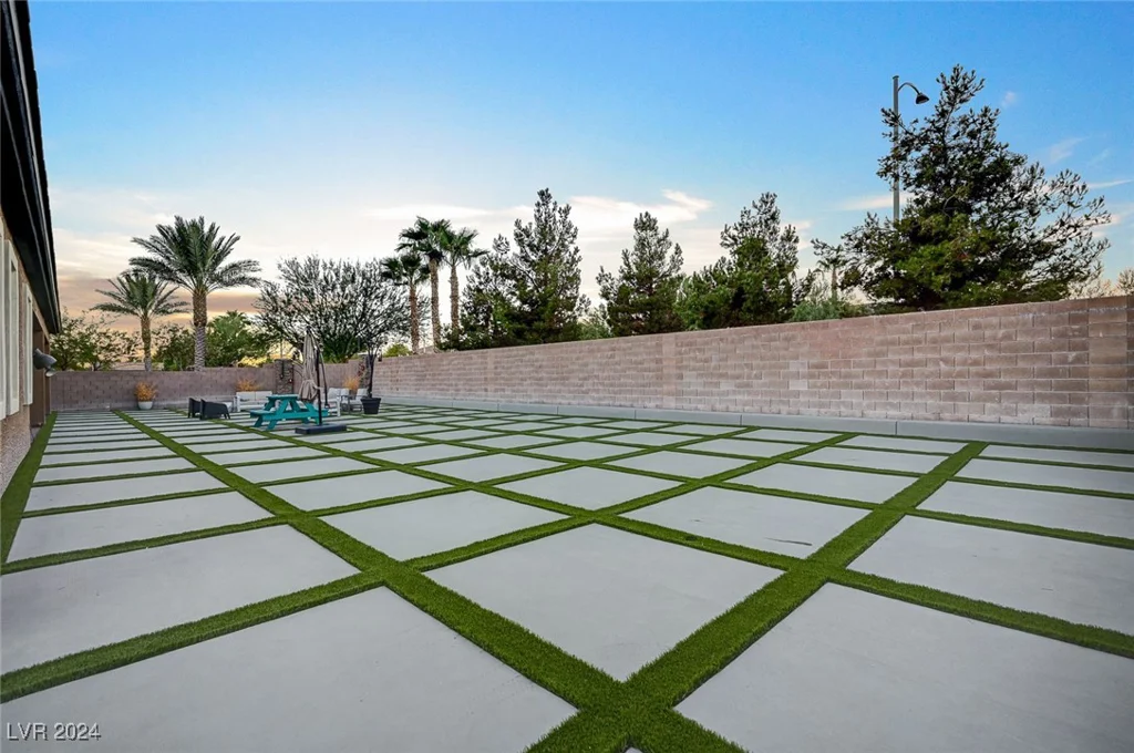 7083 Arabian Ridge, Las Vegas, NV 89131