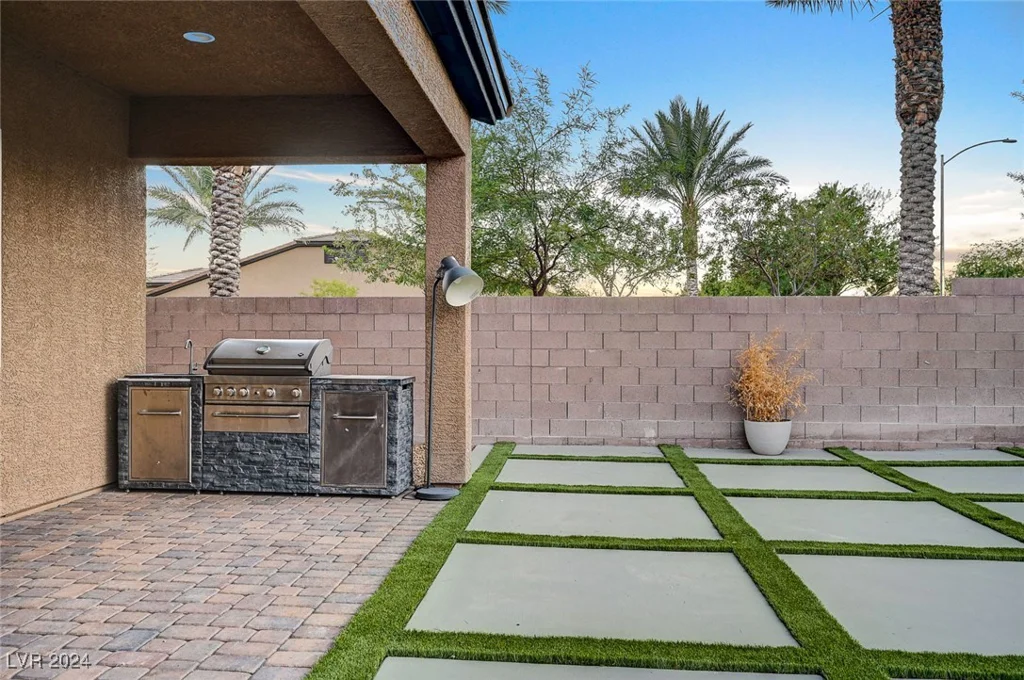 7083 Arabian Ridge, Las Vegas, NV 89131